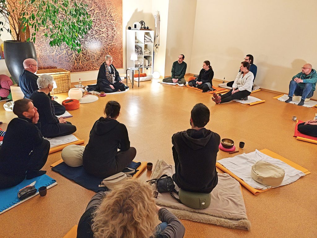 Zen-Abend mit Ute Wesky-Behmenburg Raumansicht